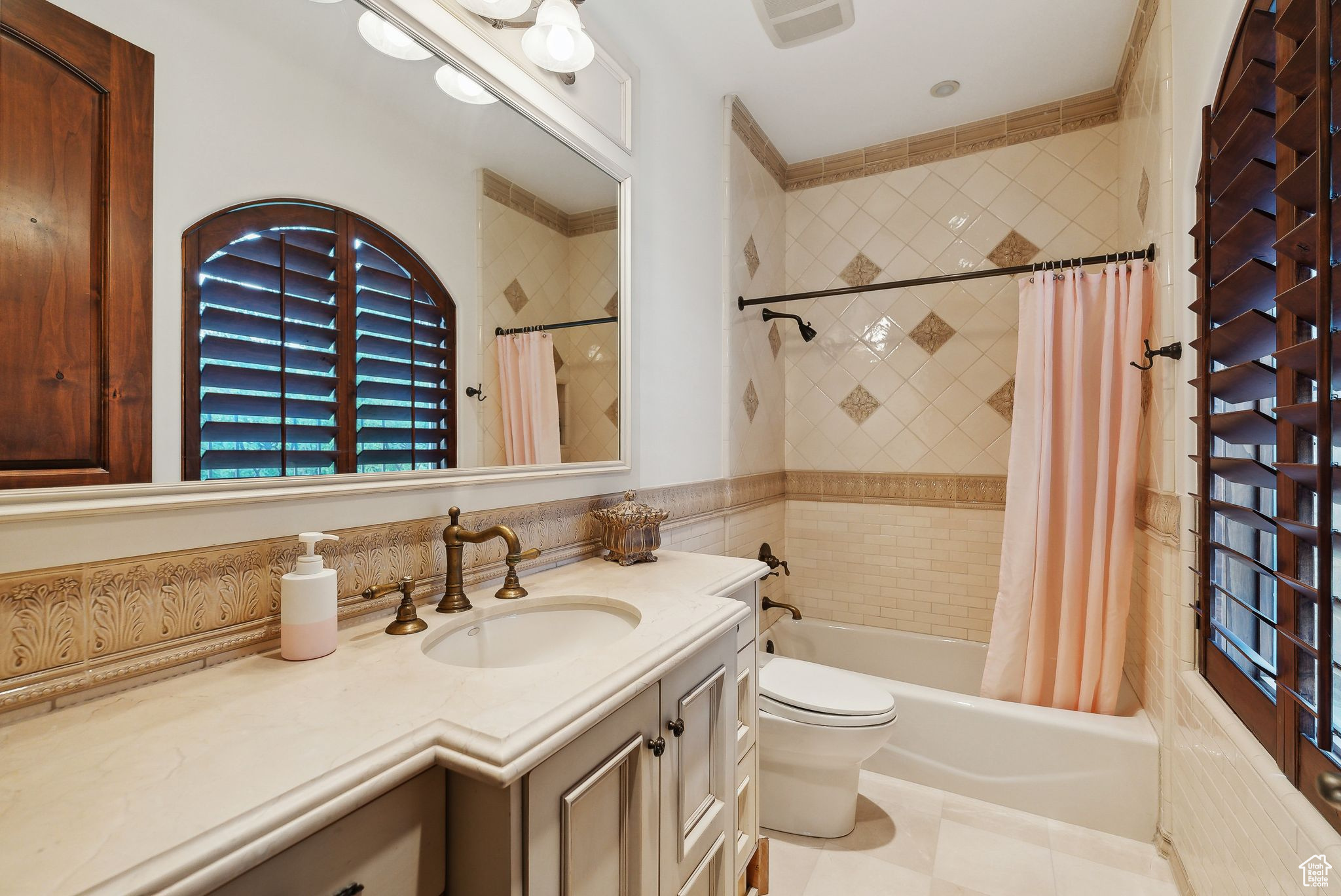 Holladay, Utah 84121, United States, 8 Bedrooms Bedrooms, ,10 BathroomsBathrooms,Residential,Pending,43065