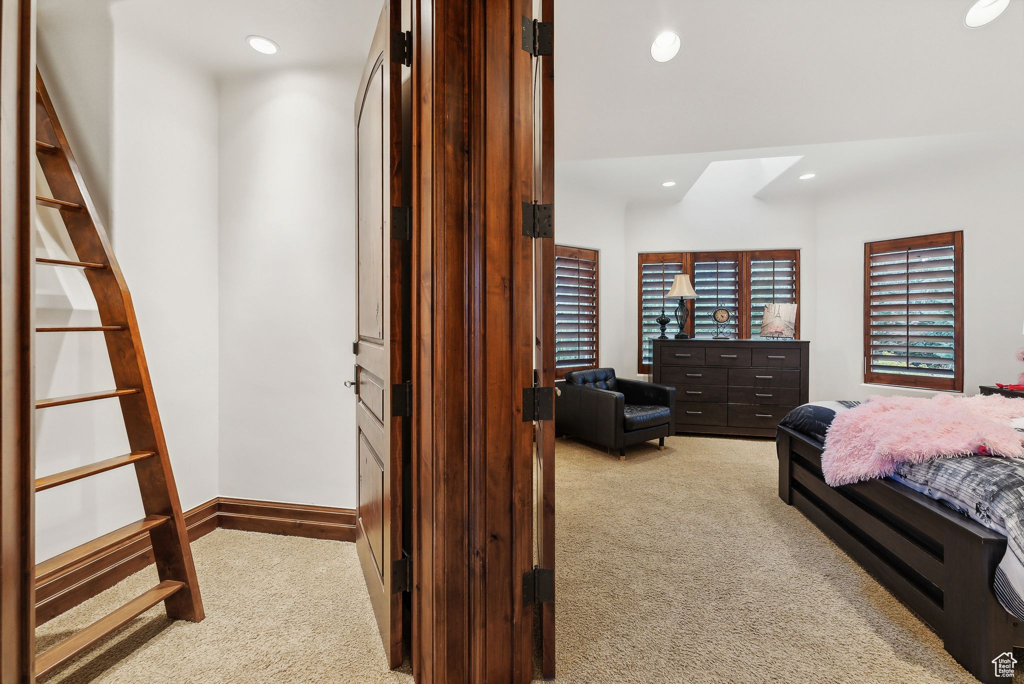 Holladay, Utah 84121, United States, 8 Bedrooms Bedrooms, ,10 BathroomsBathrooms,Residential,Pending,43065