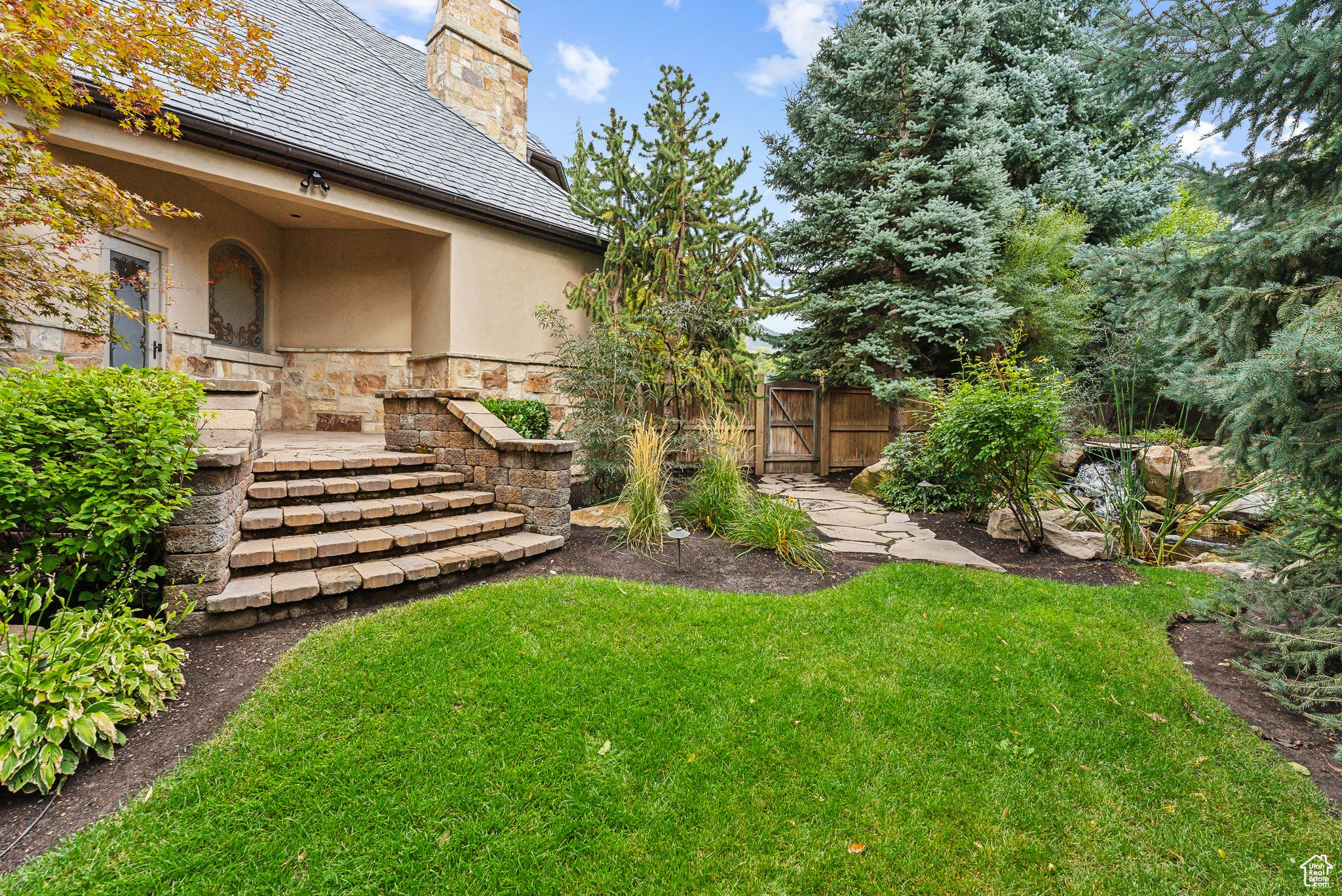 Holladay, Utah 84121, United States, 8 Bedrooms Bedrooms, ,10 BathroomsBathrooms,Residential,Pending,43065