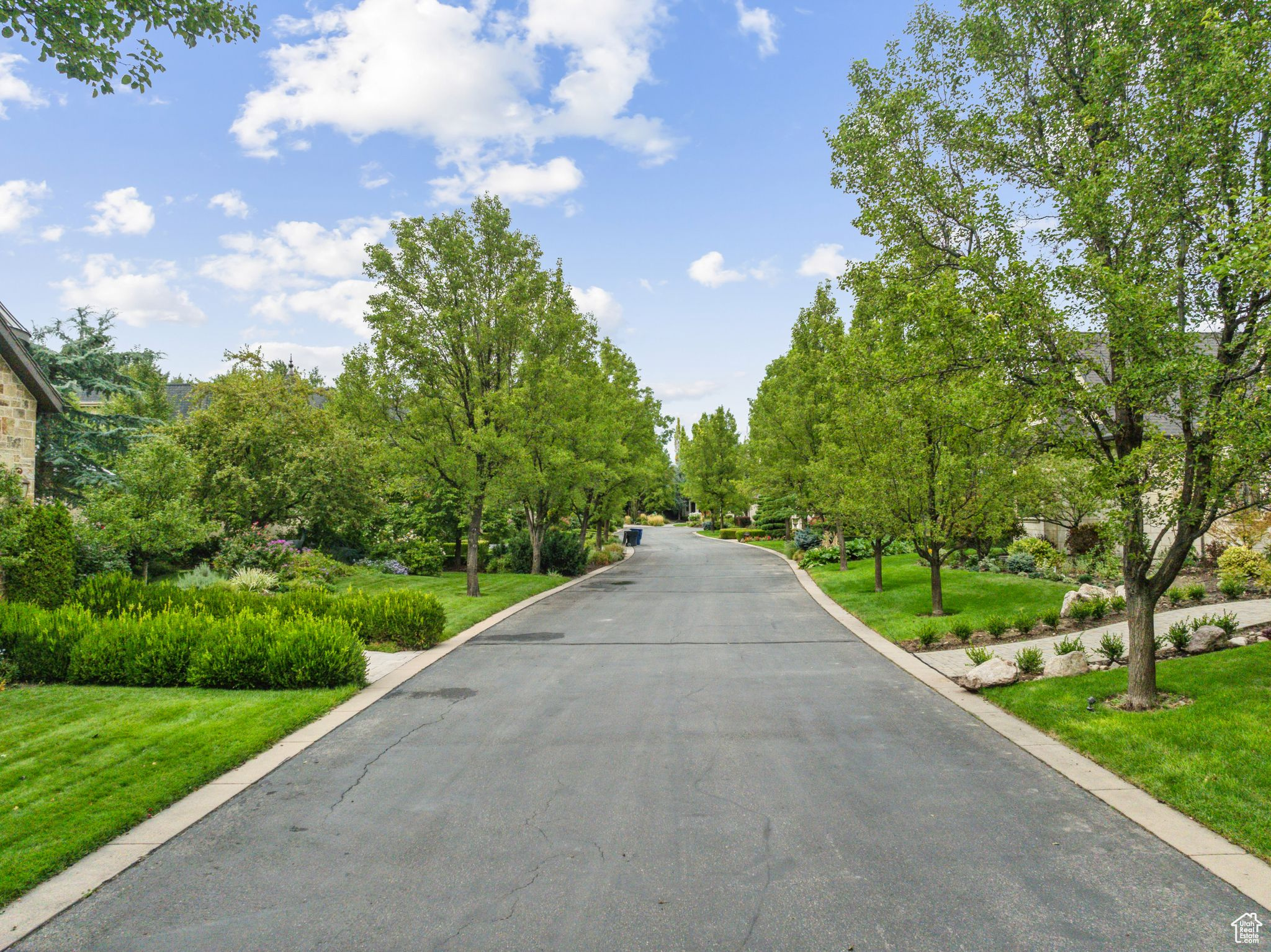 Holladay, Utah 84121, United States, 8 Bedrooms Bedrooms, ,10 BathroomsBathrooms,Residential,Pending,43065