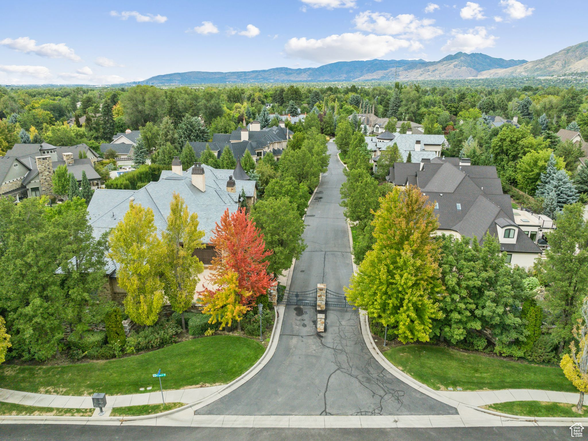 Holladay, Utah 84121, United States, 8 Bedrooms Bedrooms, ,10 BathroomsBathrooms,Residential,Pending,43065