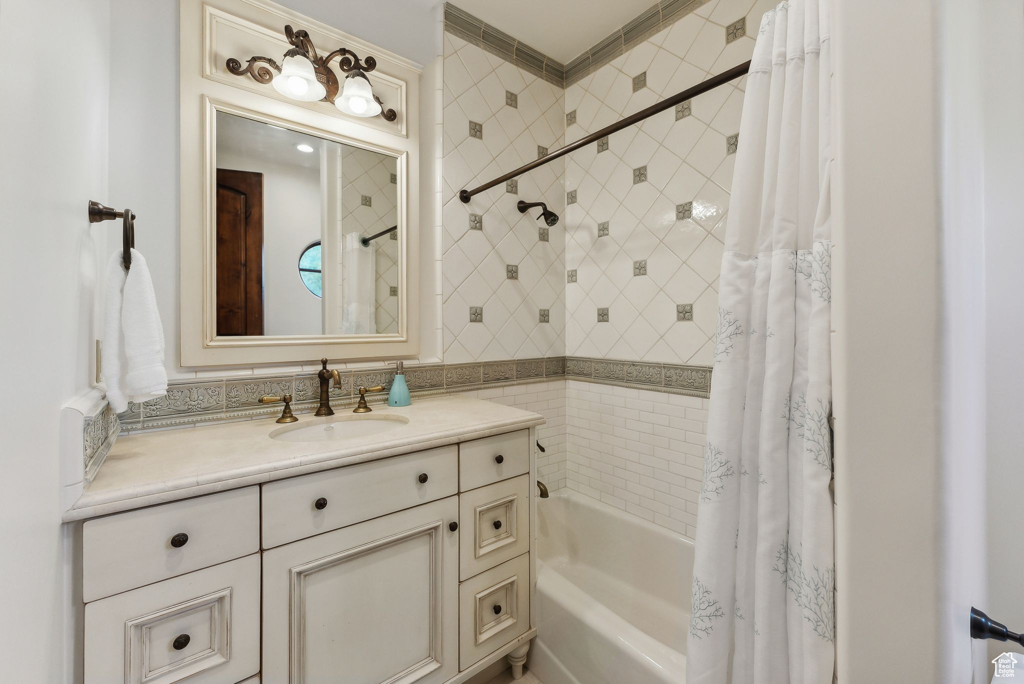 Holladay, Utah 84121, United States, 8 Bedrooms Bedrooms, ,10 BathroomsBathrooms,Residential,Pending,43065