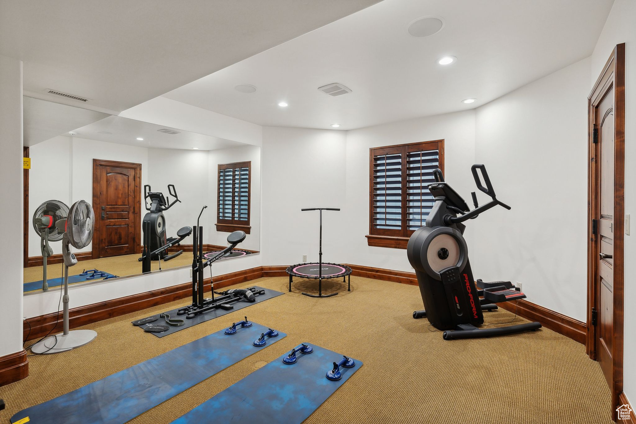 Holladay, Utah 84121, United States, 8 Bedrooms Bedrooms, ,10 BathroomsBathrooms,Residential,Pending,43065