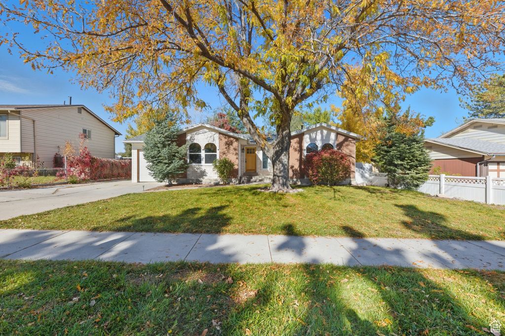 Photo of 2784 W PAPRIKA DR S, Taylorsville, UT 84129 (MLS # 2119490)
