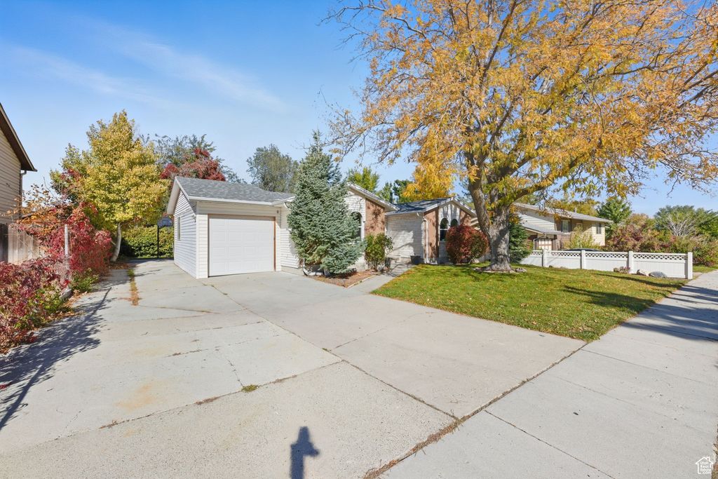 Photo of 2784 W PAPRIKA DR S, Taylorsville, UT 84129 (MLS # 2119490)