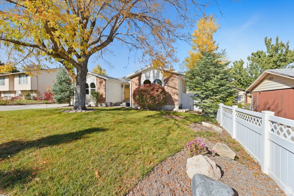 Photo of 2784 W PAPRIKA DR S, Taylorsville, UT 84129 (MLS # 2119490)