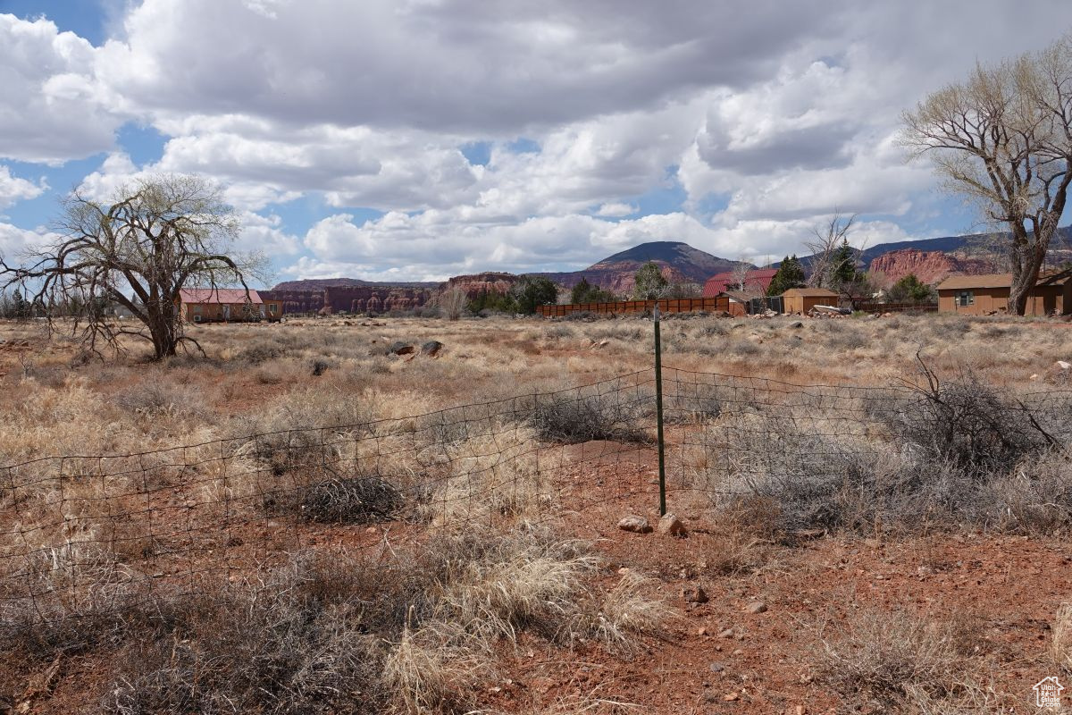 395 N Center St, Torrey, Utah image 3