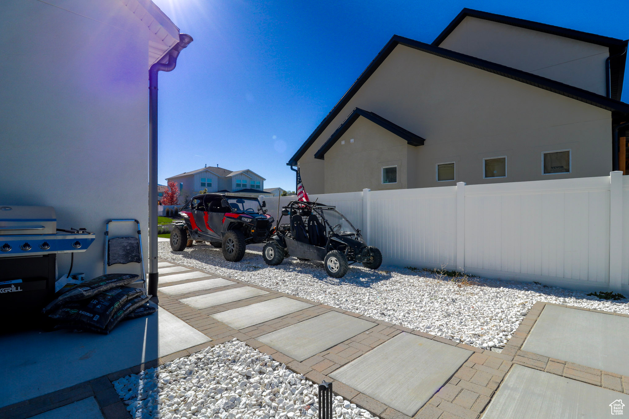 MAPLE FIELDS - Residential