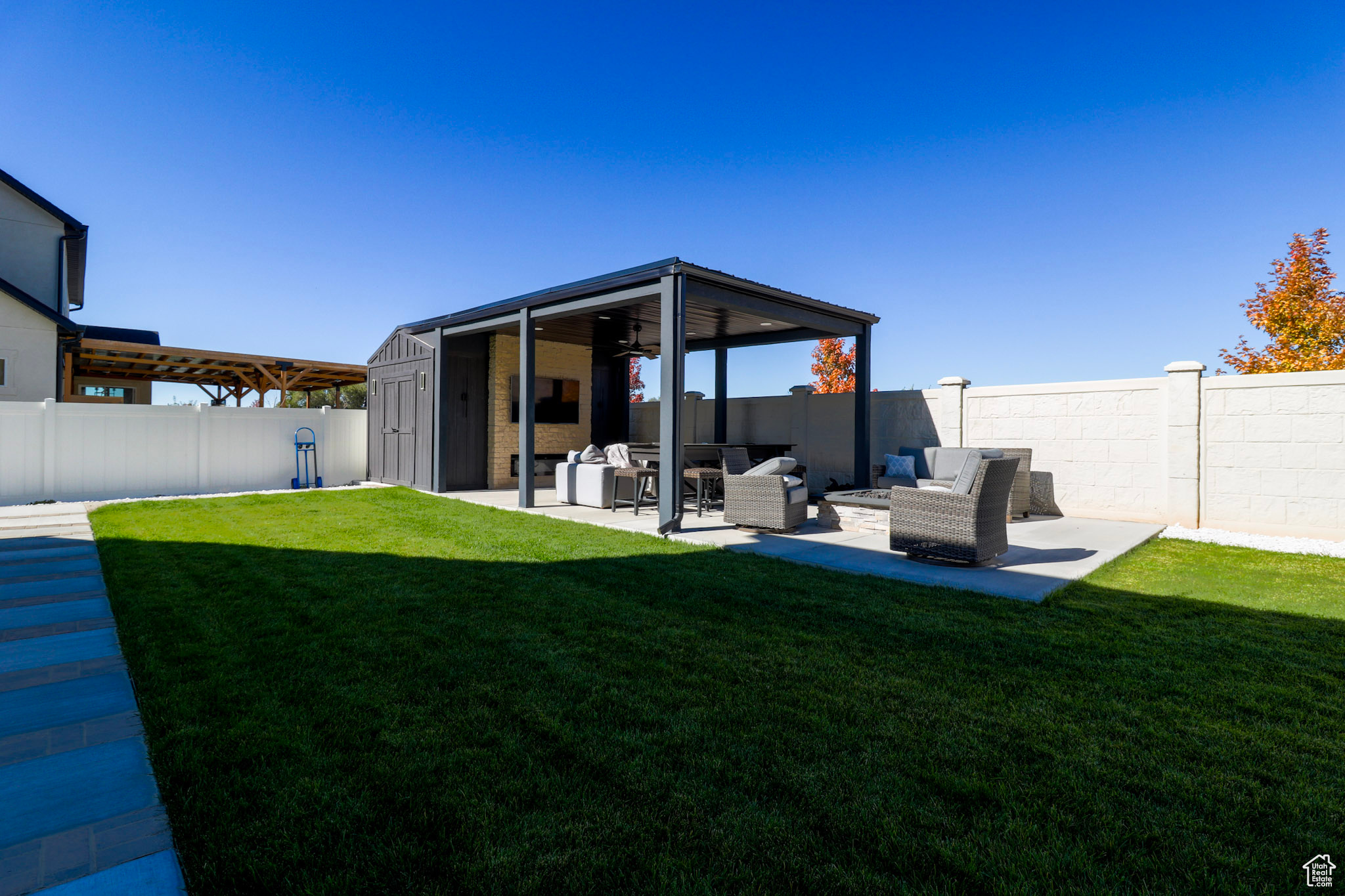 MAPLE FIELDS - Residential