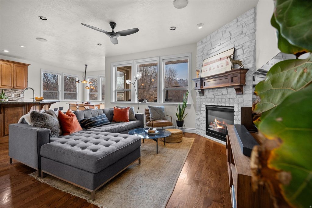 Photo of 5809 S BLUE FLAX LN E, Salt Lake City, UT 84121 (MLS # 2132593)