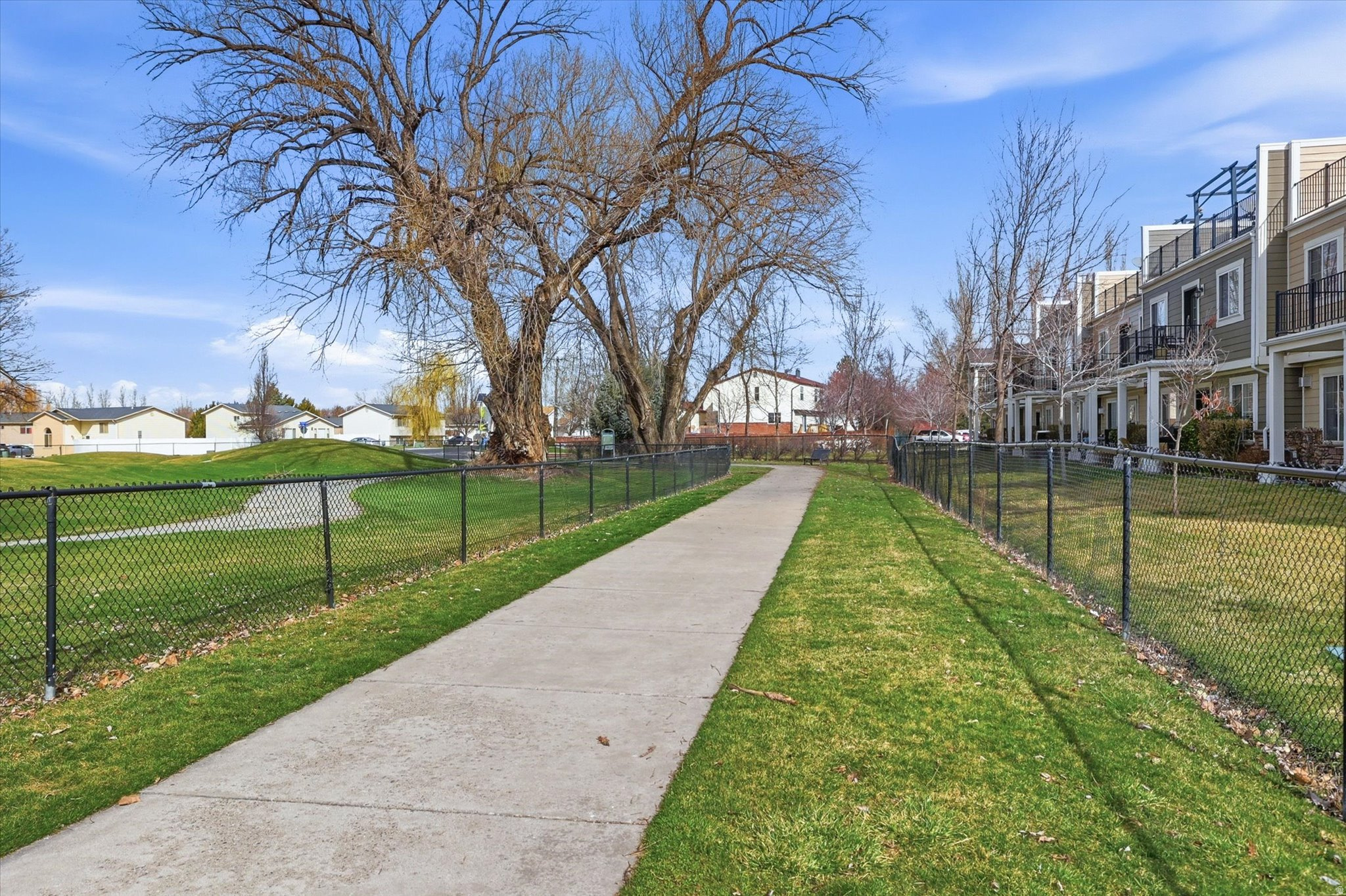 RIVER CROSSING - Residential
