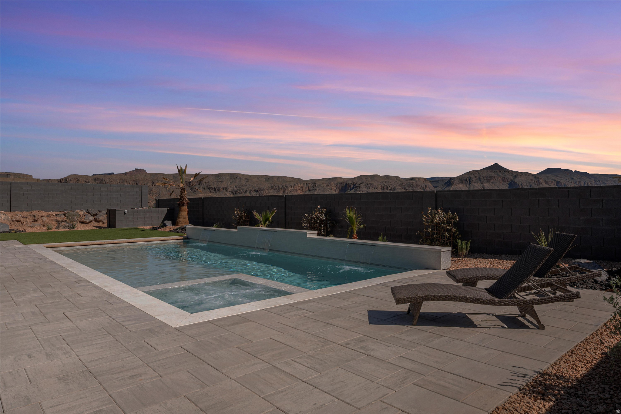 SCENIC POINT - Residential