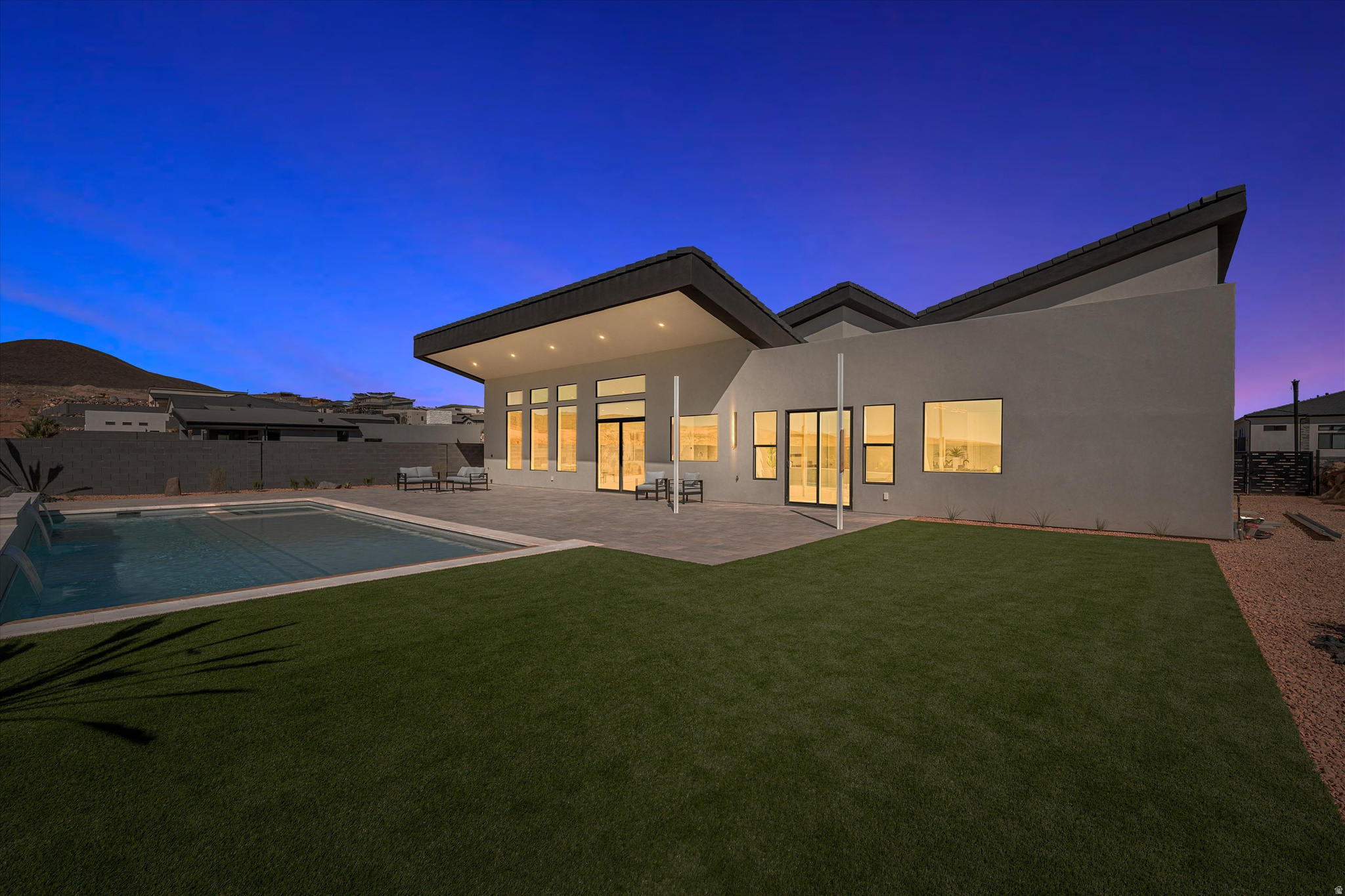 SCENIC POINT - Residential