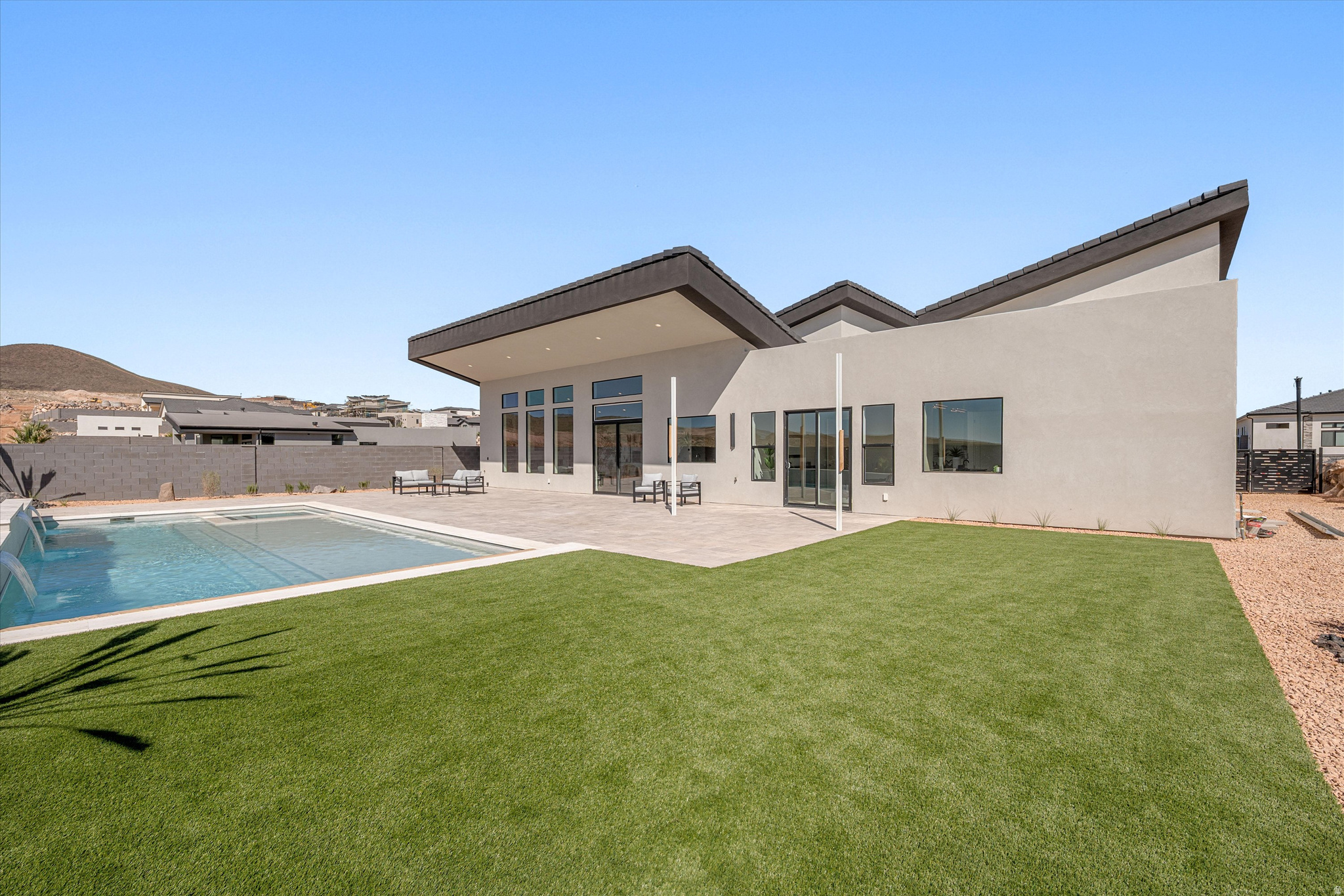 SCENIC POINT - Residential