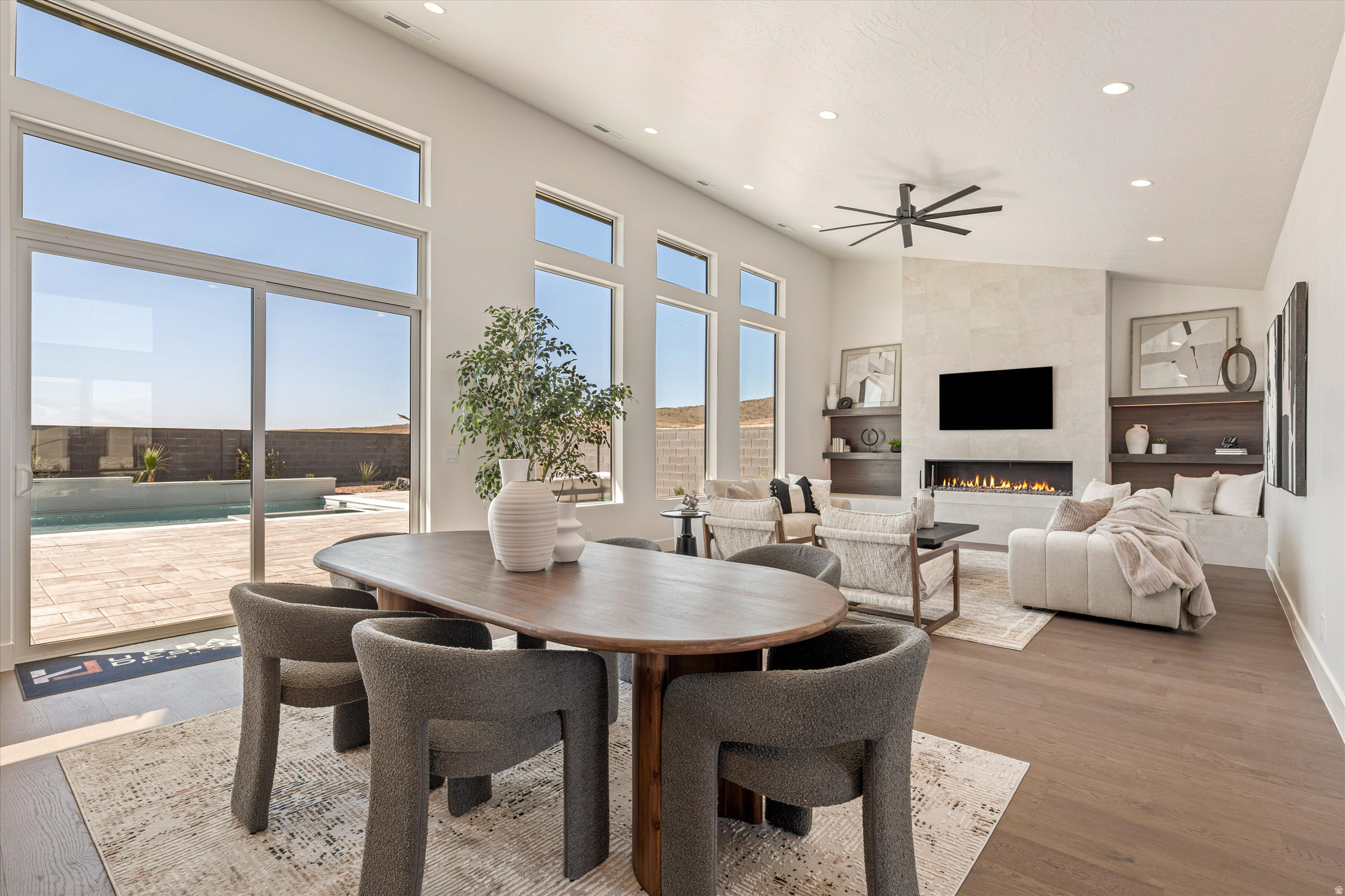 SCENIC POINT - Residential