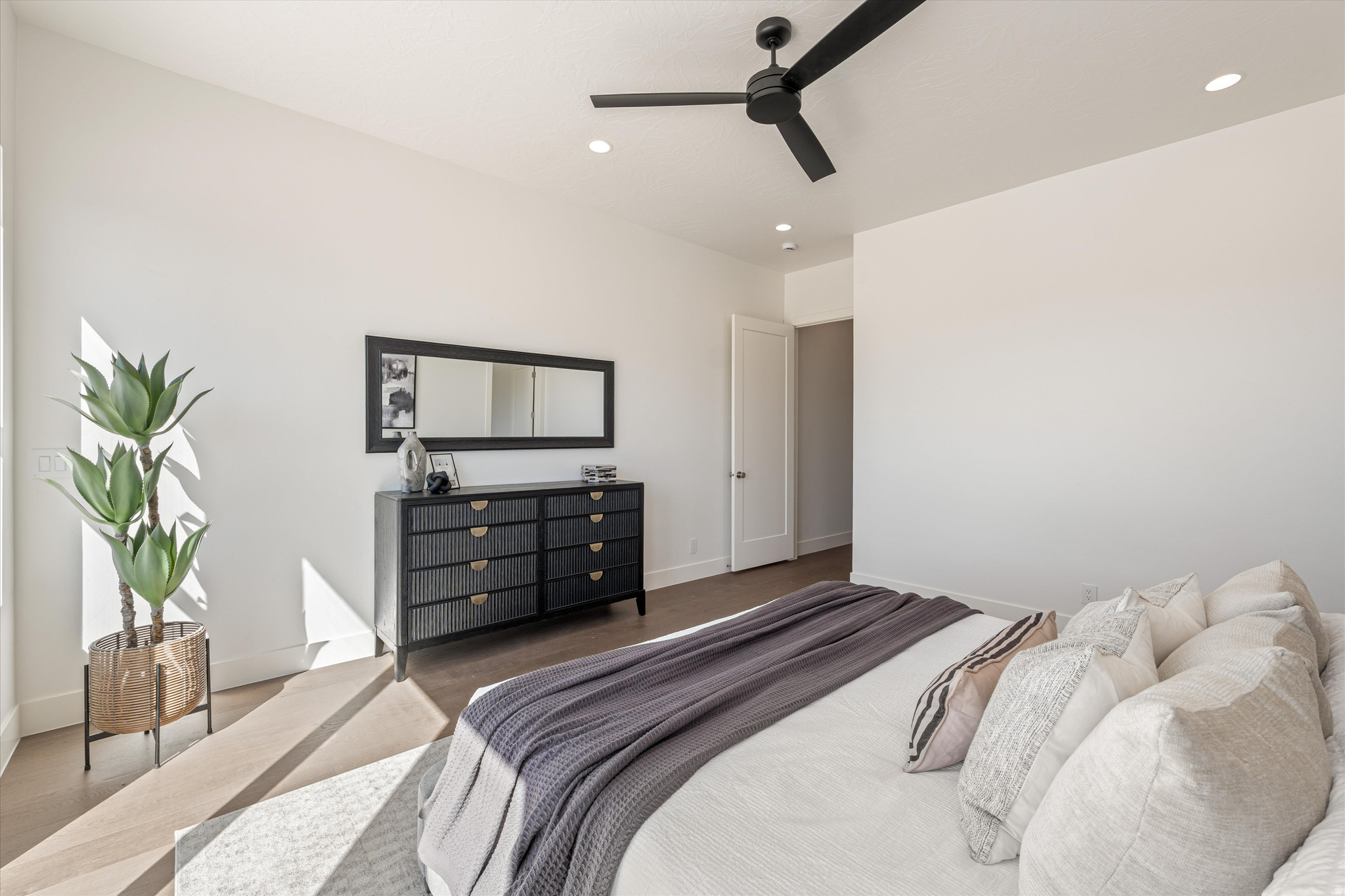 SCENIC POINT - Residential