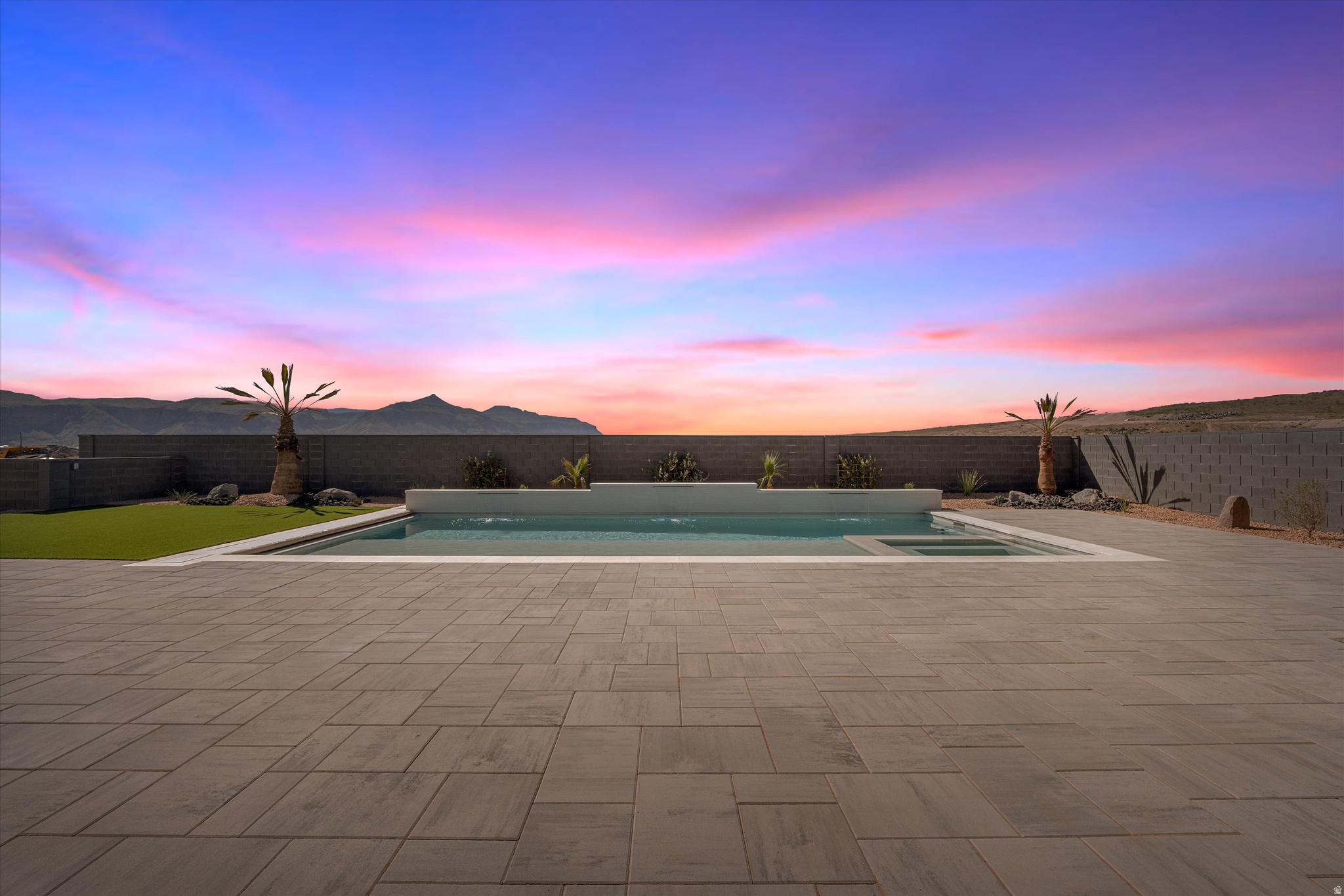 SCENIC POINT - Residential