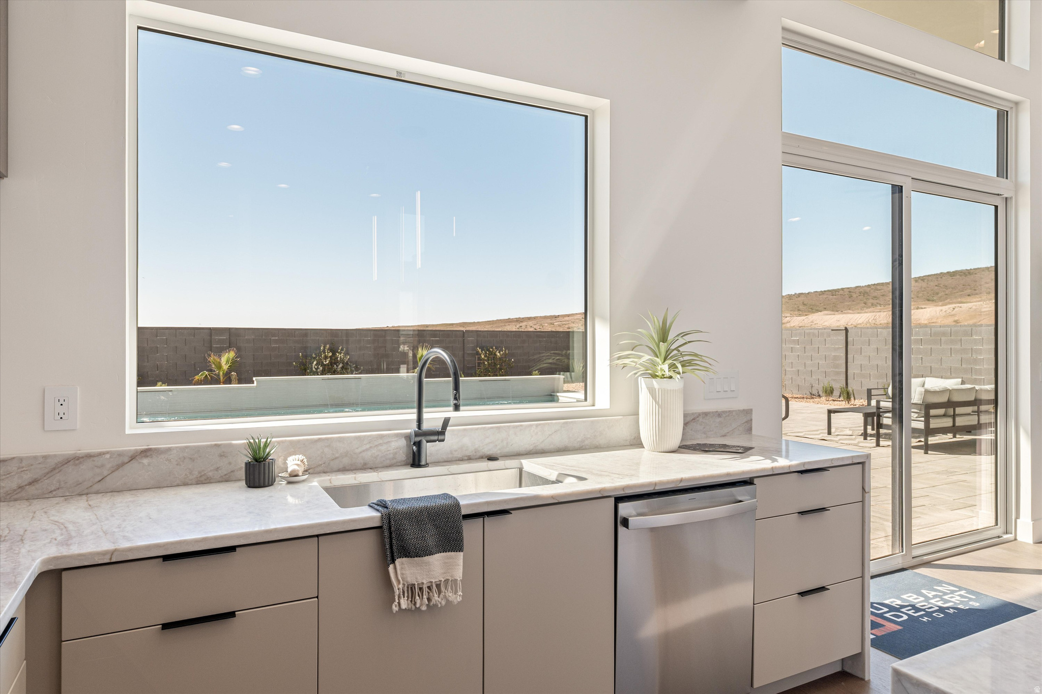 SCENIC POINT - Residential