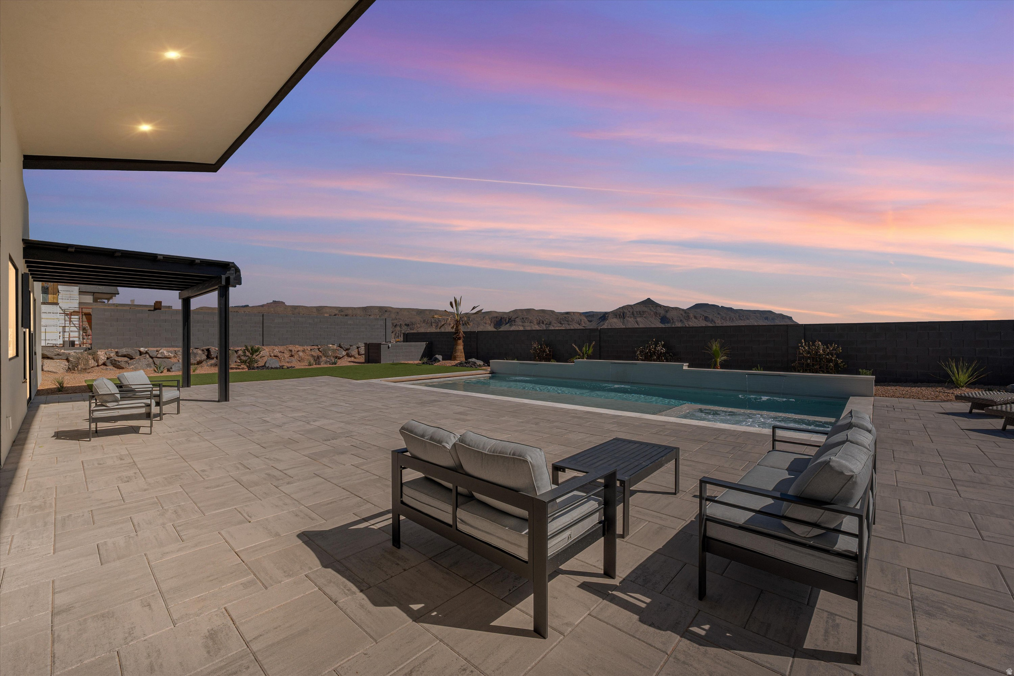 SCENIC POINT - Residential