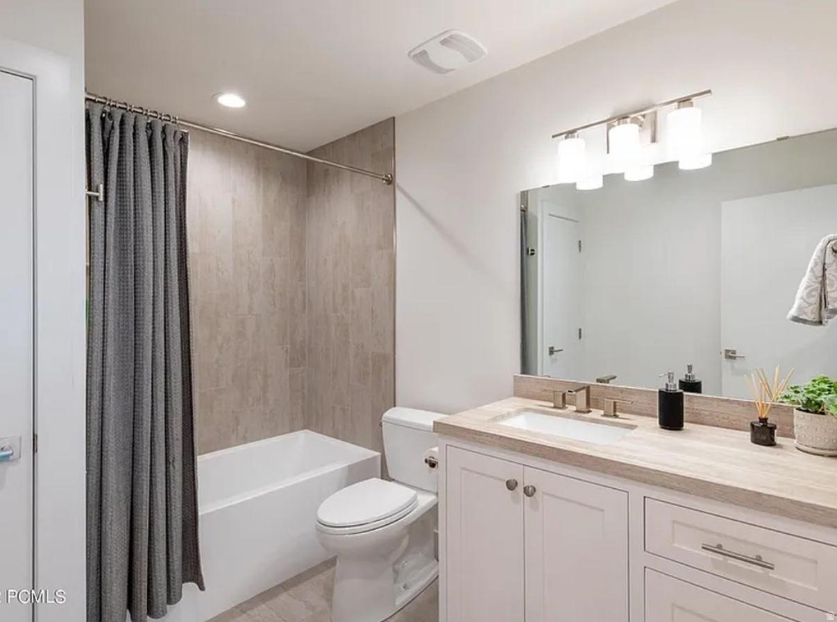 SCOTCH FIELDS - Residential