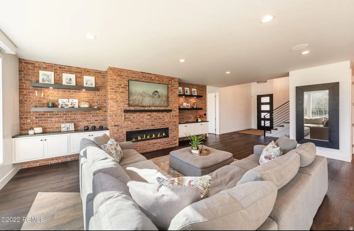 SCOTCH FIELDS - Residential