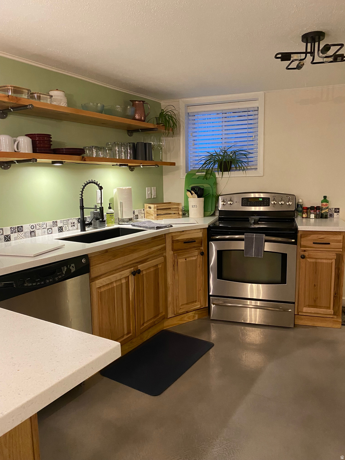 BELVIEW GARDENS SUB - Residential