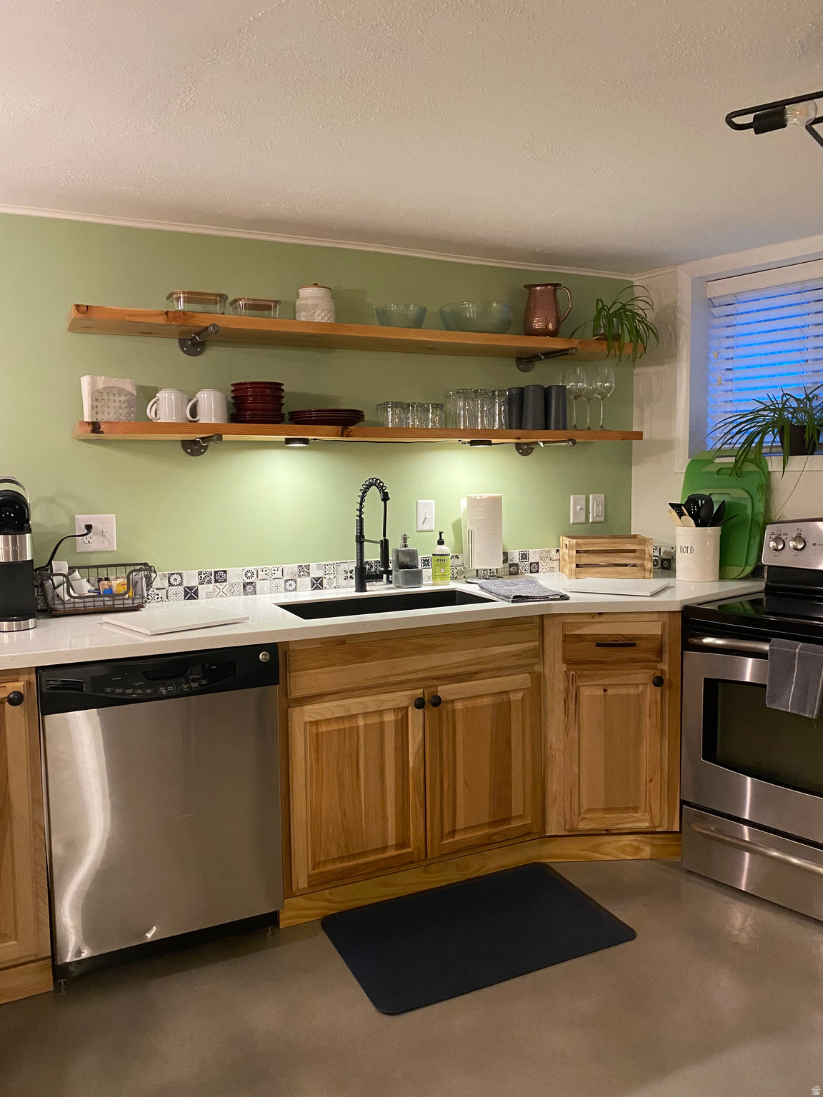 BELVIEW GARDENS SUB - Residential