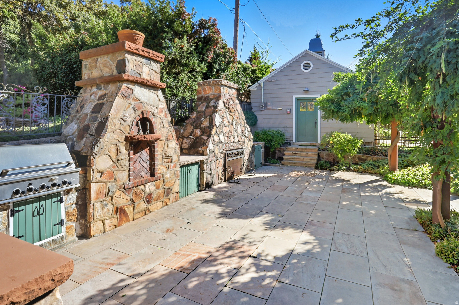 OAK CREST PARK ADDITION - Residential