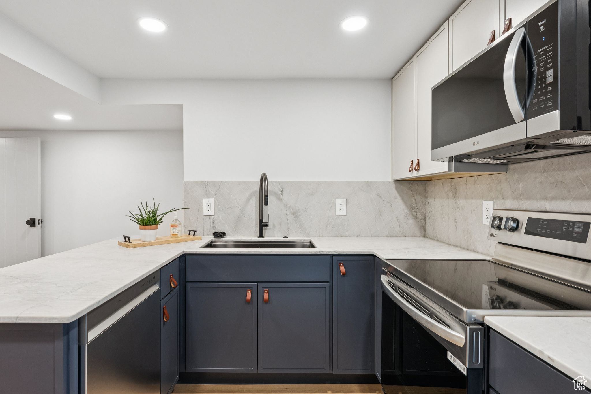 COTTONWOOD - Residential