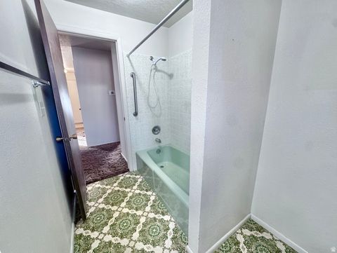 Tiny photo for 275 S 100 E, Salem, UT 84653 (MLS # 2122835)