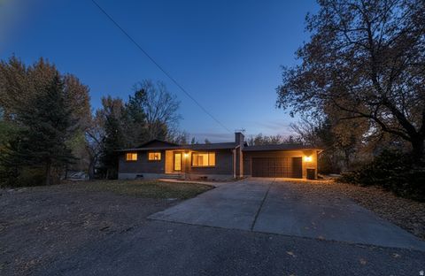 Photo of 275 S 100 E, Salem, UT 84653 (MLS # 2122835)