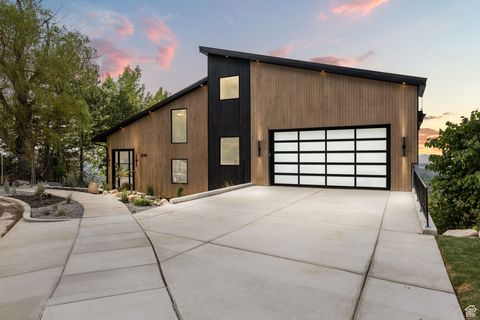 Tiny photo for 2244 S LAKELINE CIR, Salt Lake City, UT 84109 (MLS # 2108919)
