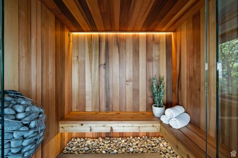Tiny photo for 2244 S LAKELINE CIR, Salt Lake City, UT 84109 (MLS # 2108919)