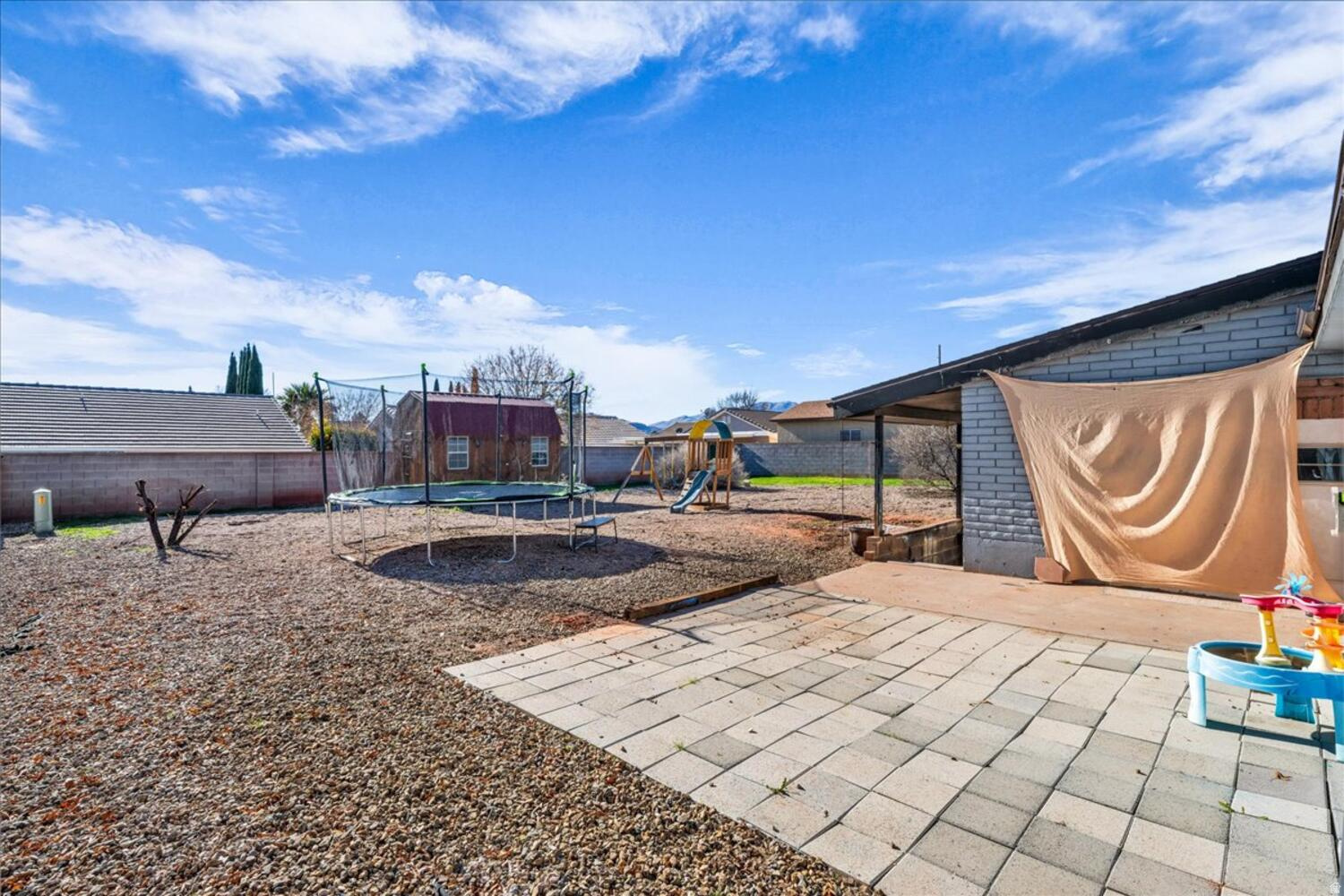 SUNSET EST B - Residential