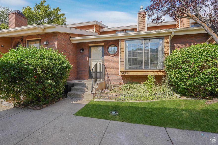 Darling, fully remodeled condo with new soft-close kitchen cabinets and gorgeous granite countertops. Features 2 bedrooms with en suite baths, vaulted ceilings, and a bright, open layout. Bonus loft perfect for office, sewing/crafts, gaming, etc. One-level living with 1 bedroom and essentials on the main floor.  Relax on the inviting patio or upper balcony. Brand new AC unit.  Prime location-minutes from ski resorts, Pineview Reservoir, hiking/biking trails, and walking distance to Grocery Store. Owner-Agent.