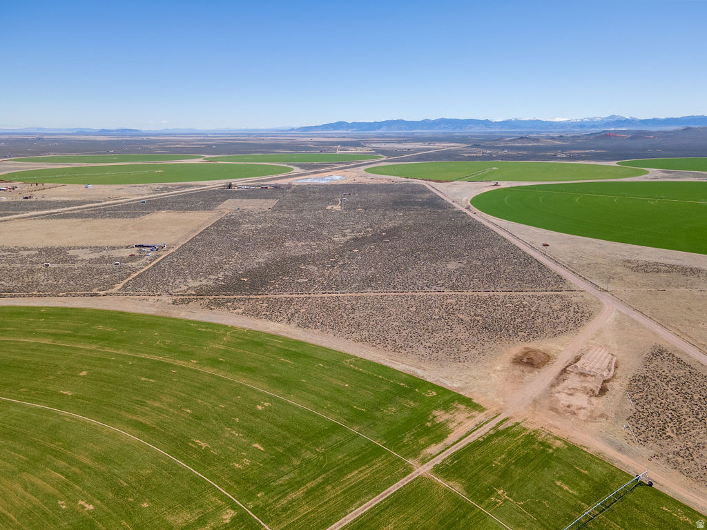 ESCALANTE VALLEY - Land