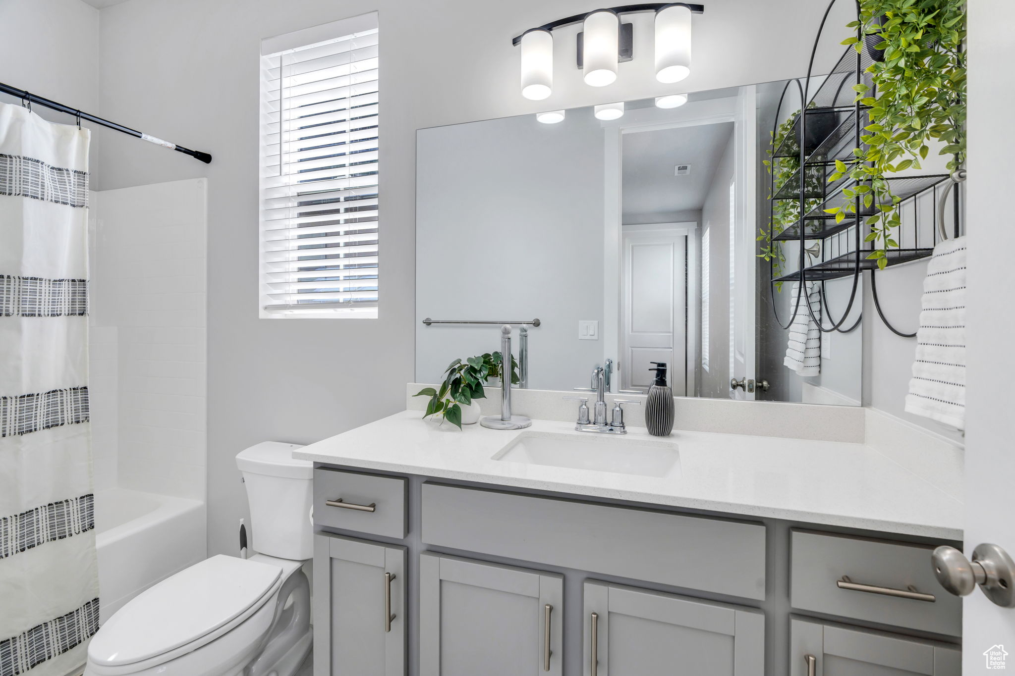 HOLBROOK E VILLA - Residential