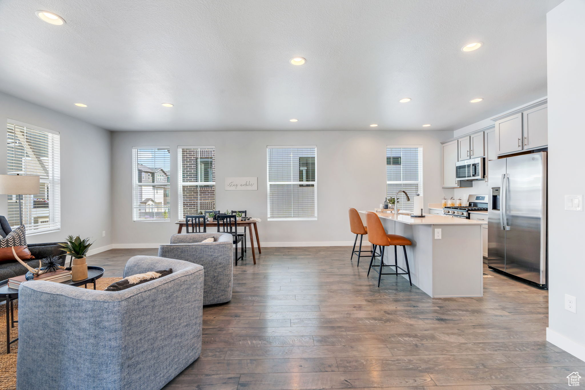 HOLBROOK E VILLA - Residential