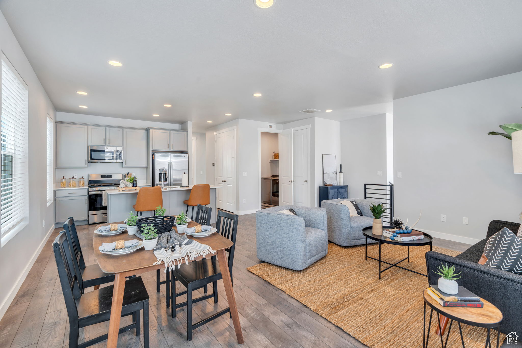 HOLBROOK E VILLA - Residential