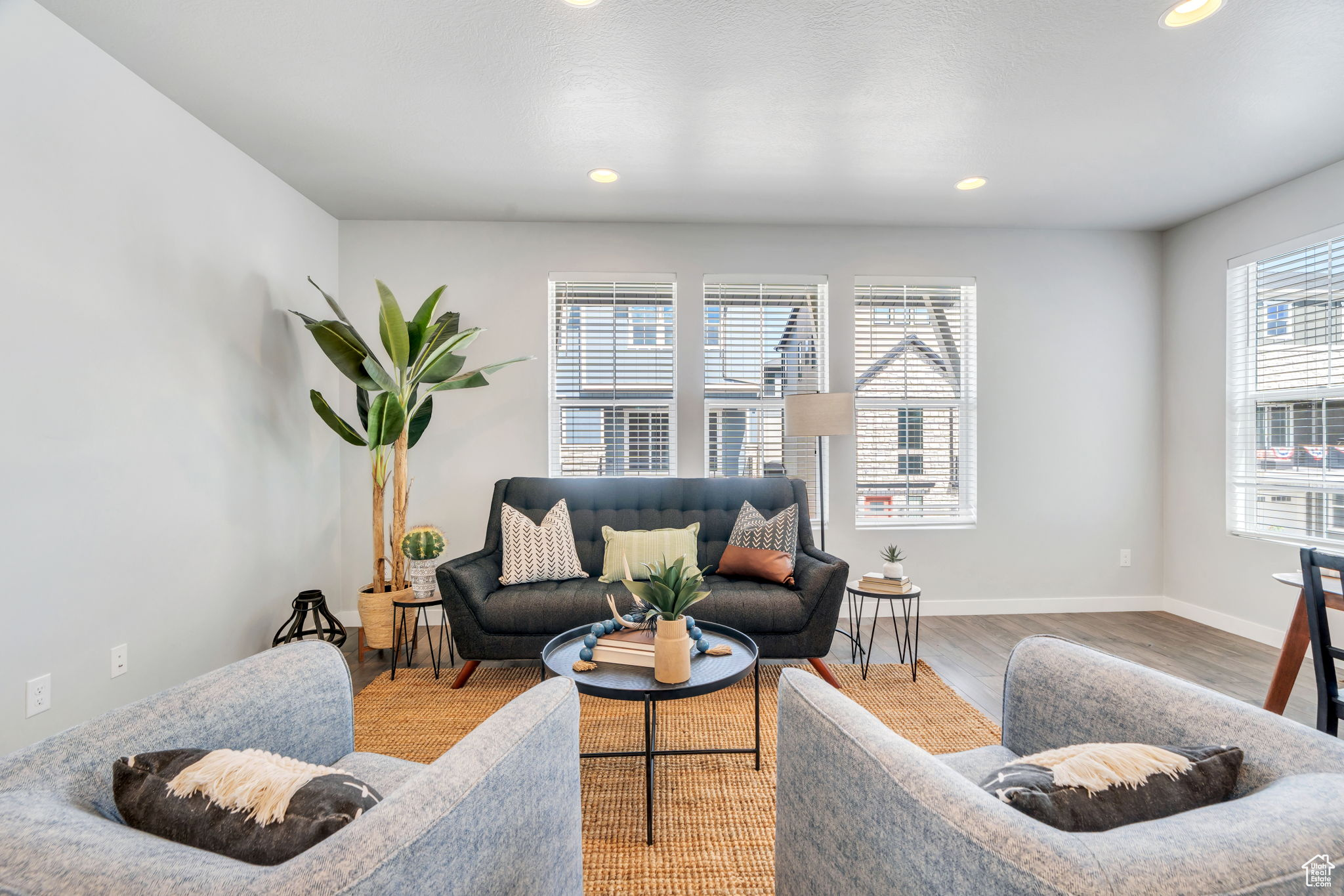 HOLBROOK E VILLA - Residential
