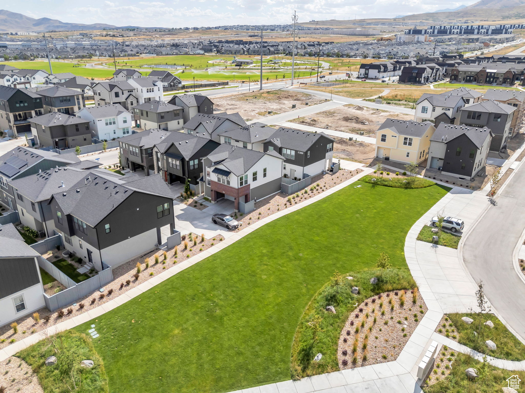 HOLBROOK E VILLA - Residential