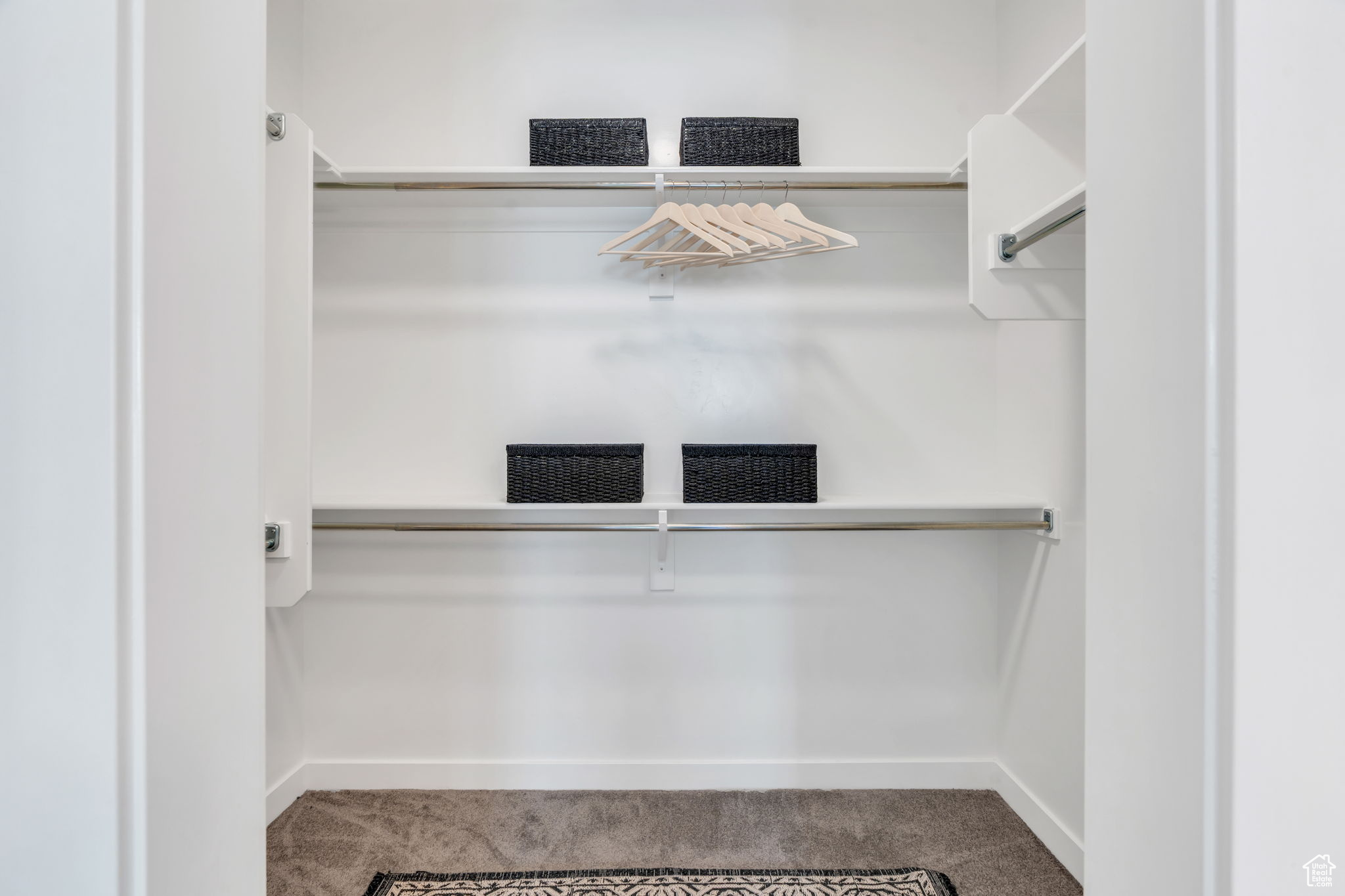 HOLBROOK E VILLA - Residential