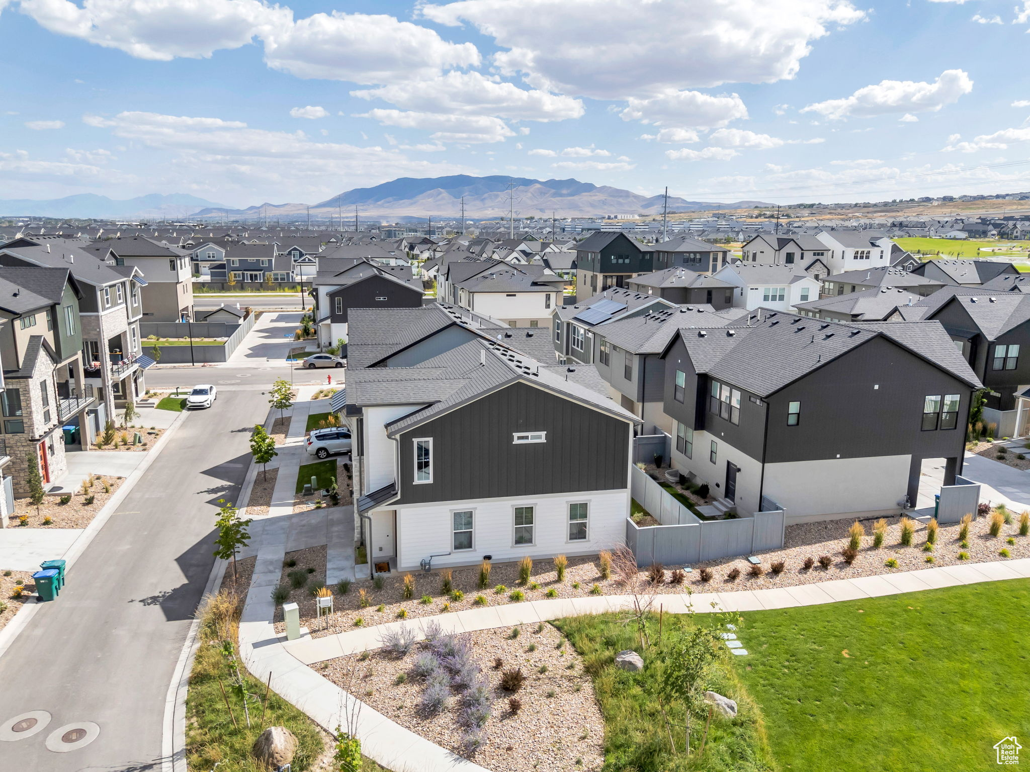 HOLBROOK E VILLA - Residential