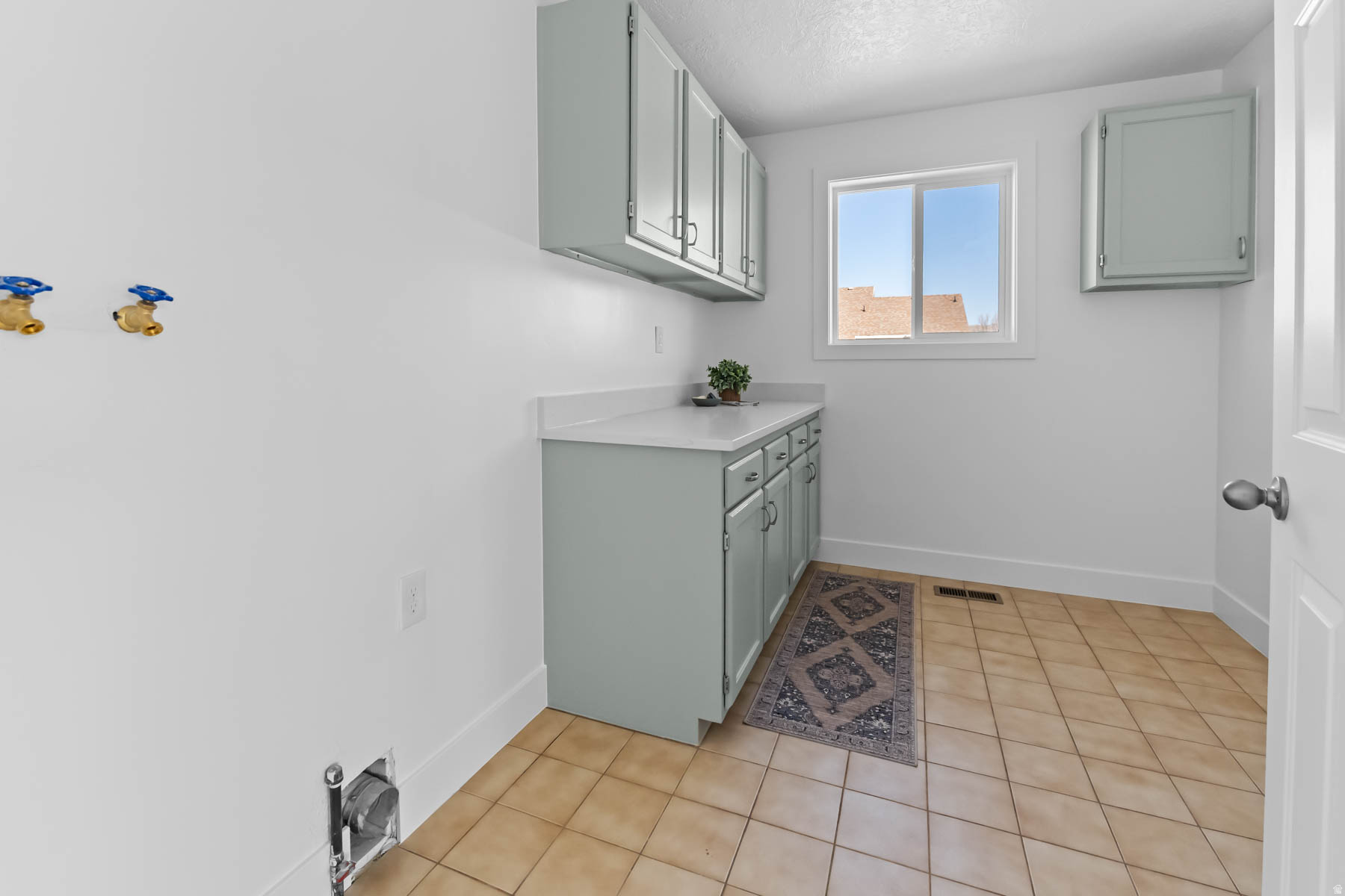 STATEN FARMS - Residential