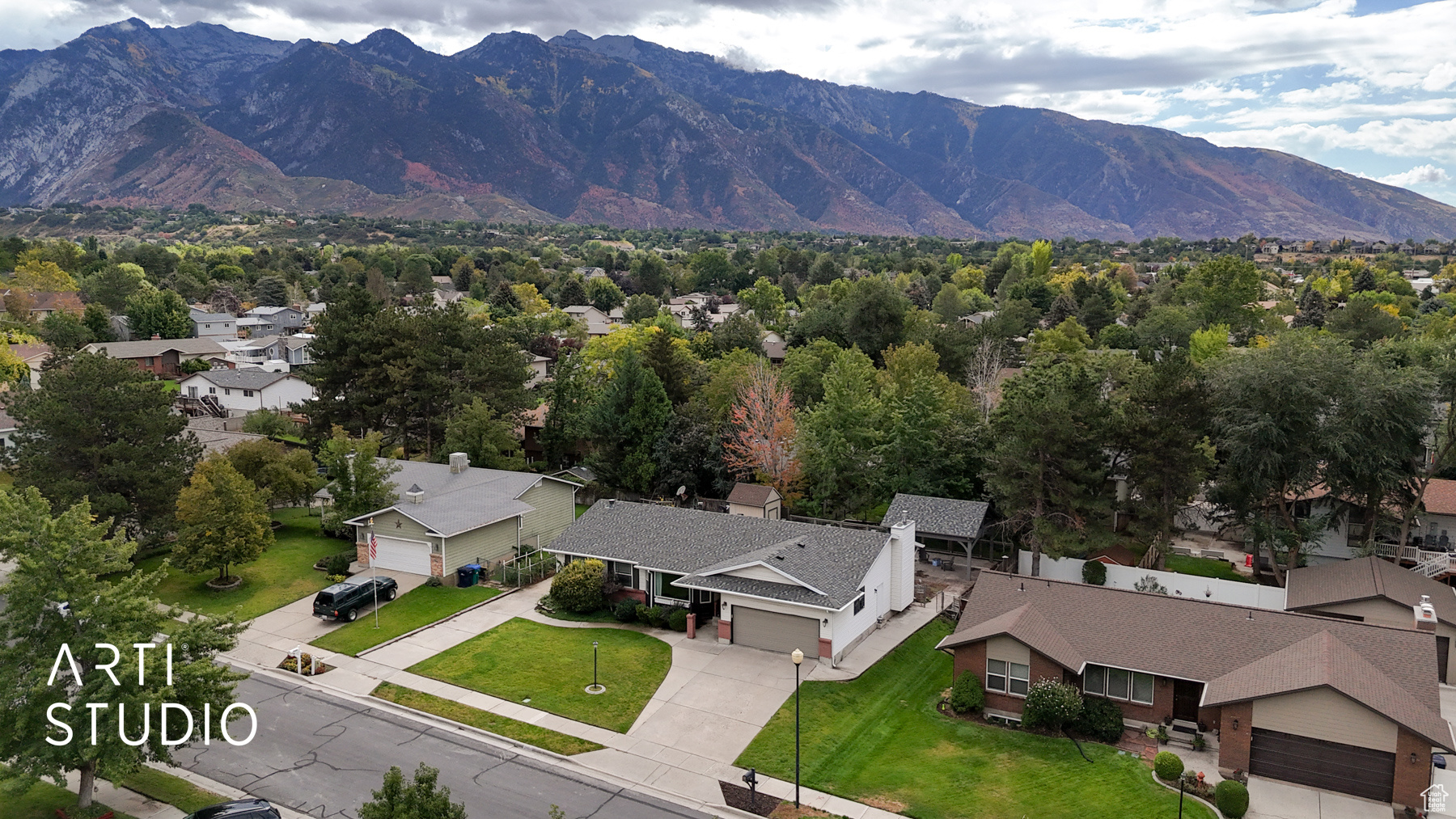 MEADOWS - Residential