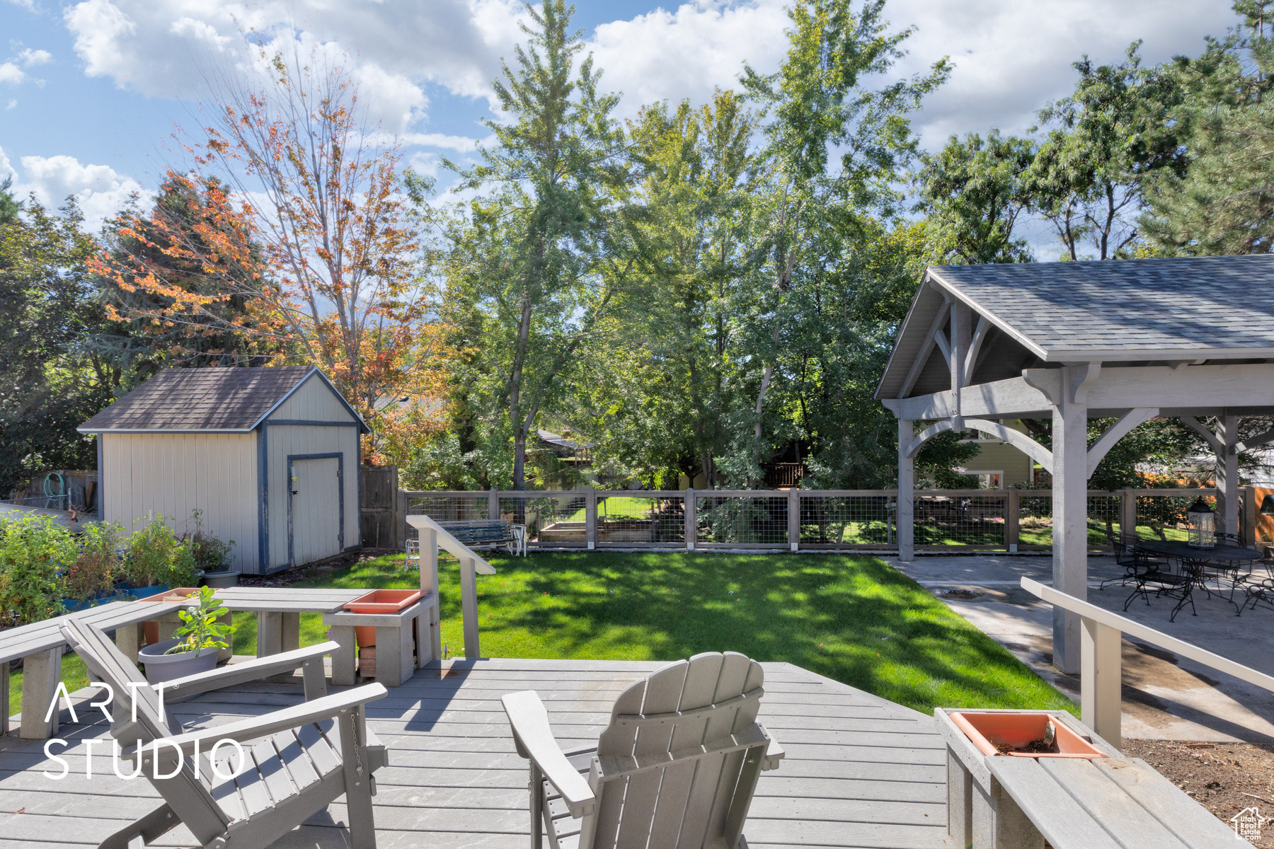 MEADOWS - Residential