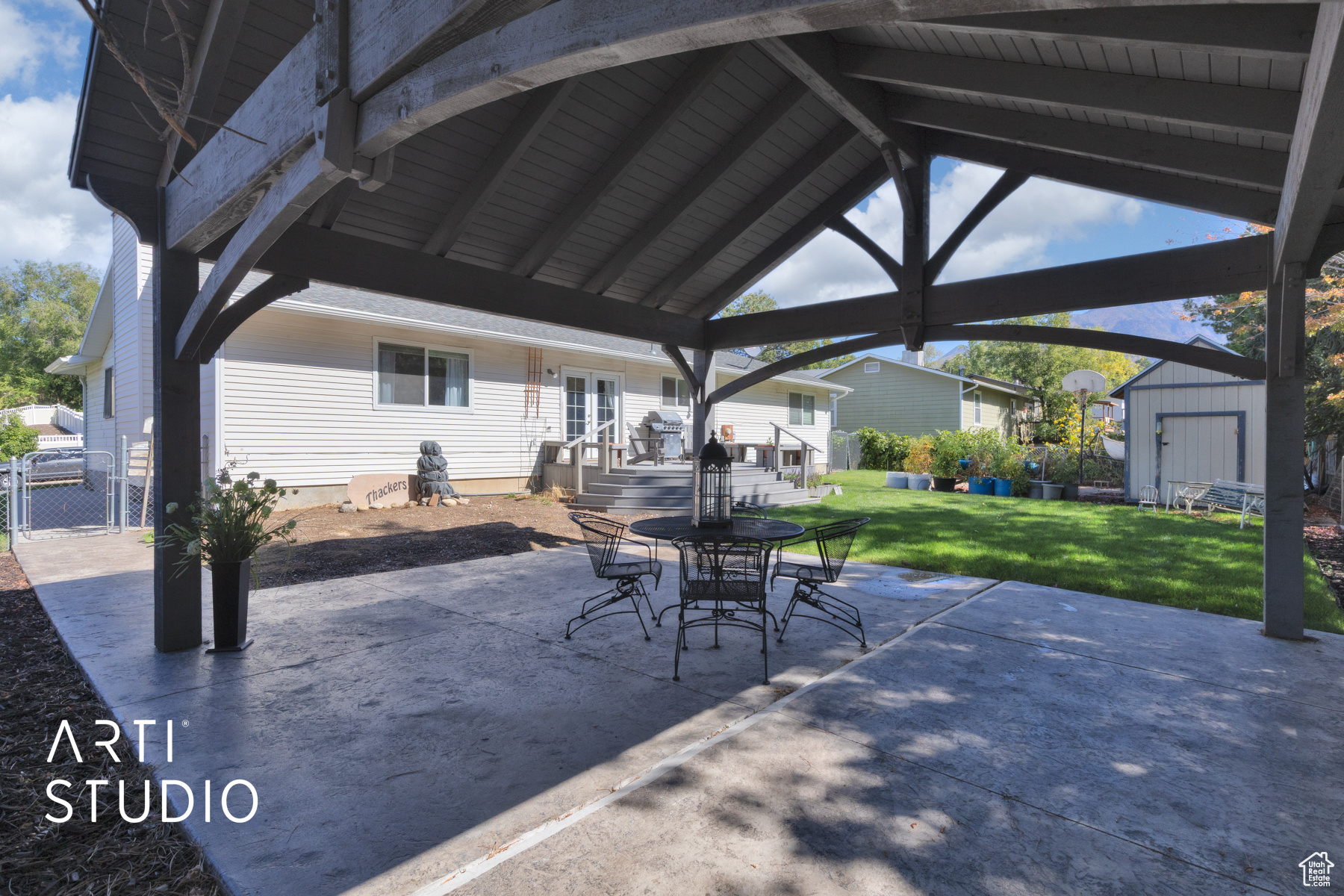 MEADOWS - Residential