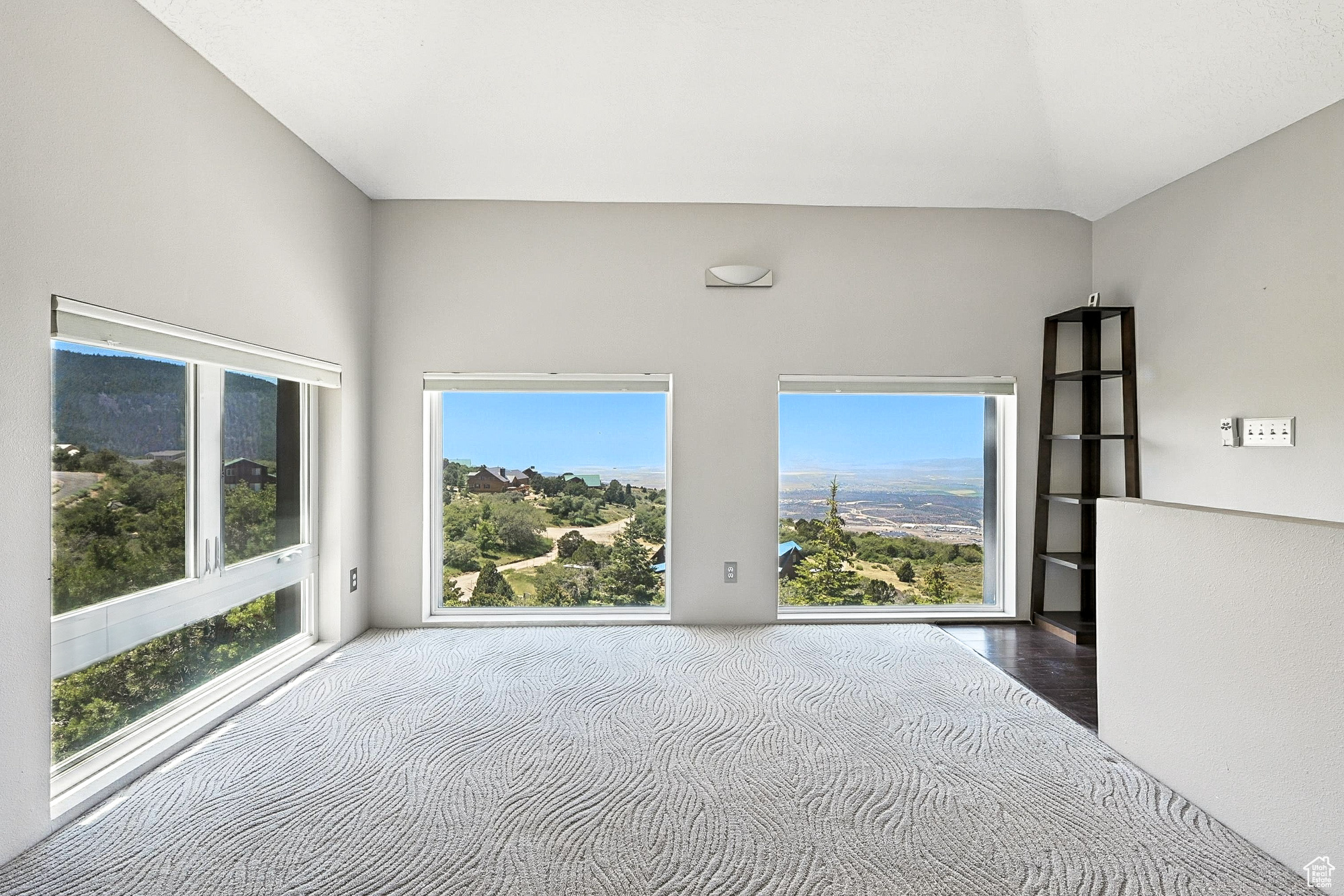 CEDAR HIGHLANDS - Residential