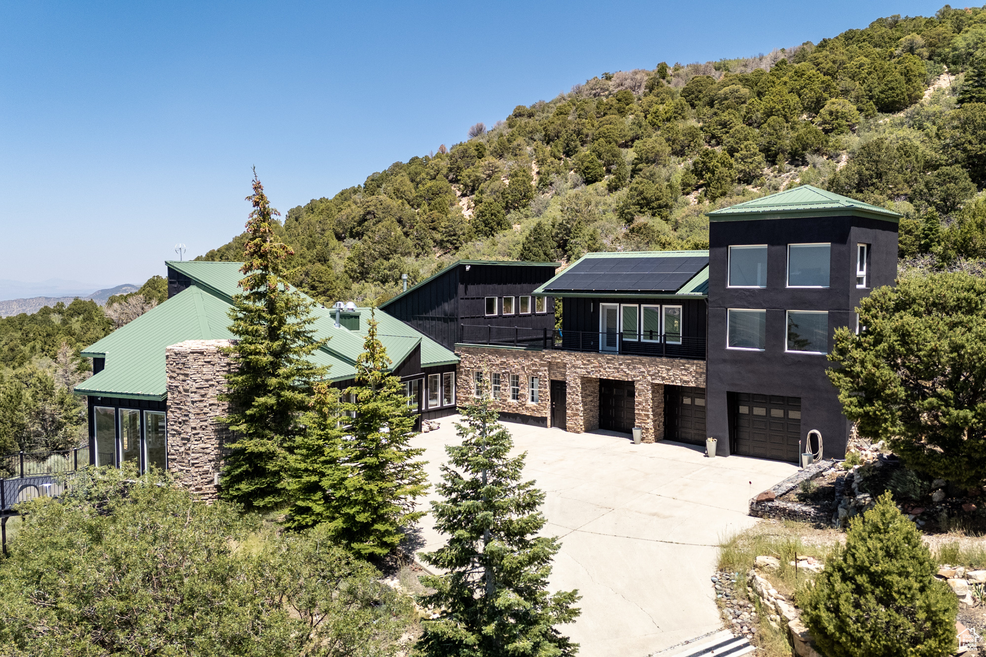 CEDAR HIGHLANDS - Residential