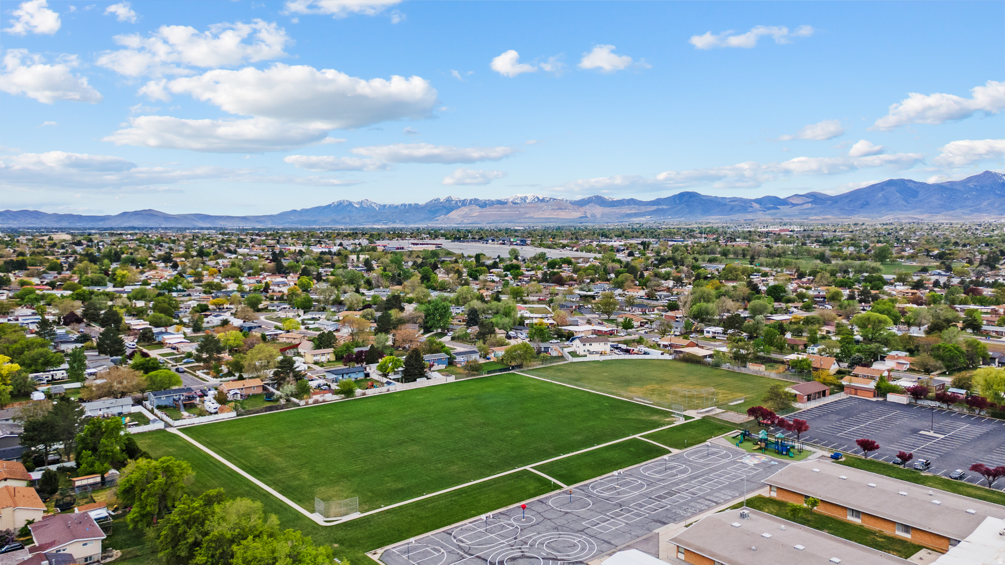 GREEN TREE - Residential